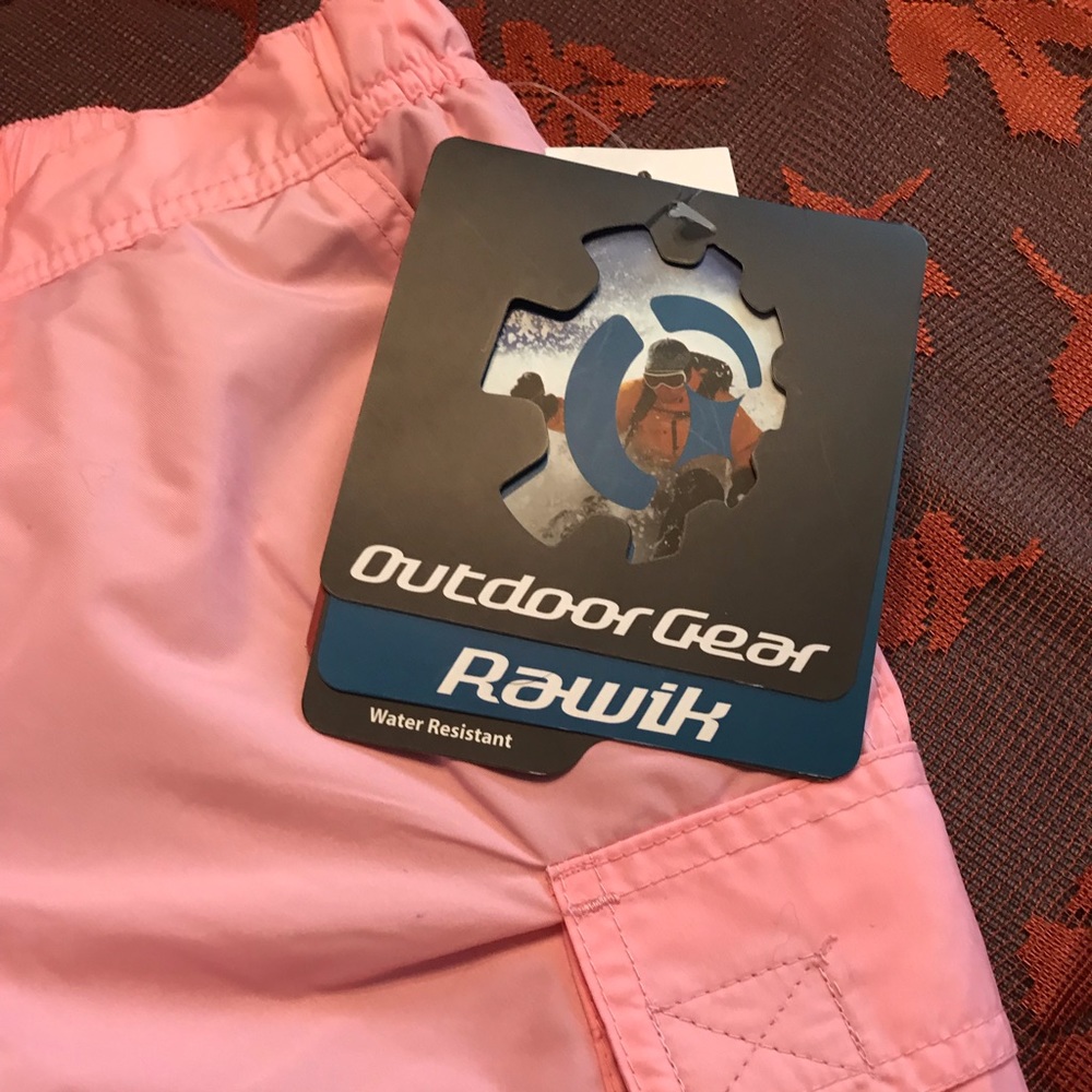 Child’s size small snow pants. New with tags!